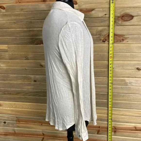 Daytrip Cream Button Up Sweater Blouse Size Medium 1621 - Picture 4 of 7